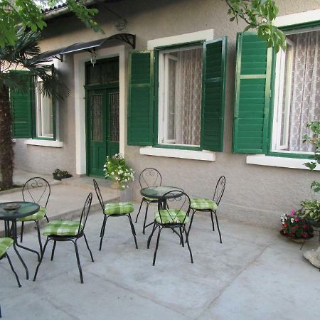 شقة Apartman Julia غييكا المظهر الخارجي الصورة
