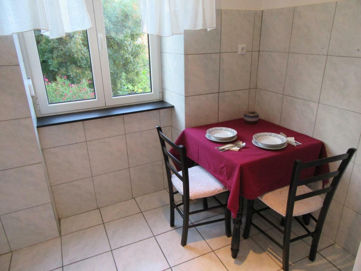 شقة Apartman Julia غييكا المظهر الخارجي الصورة